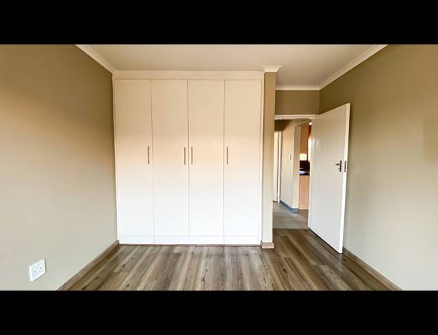 2 BEDROOM SECTIONAL TITLE FOR SALE IN KENLEAF